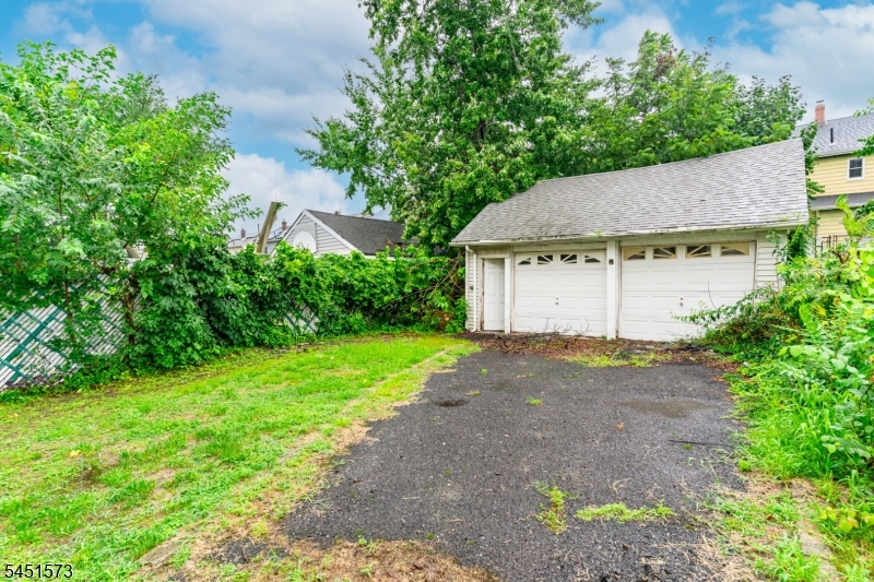 27 Philip Place Irvington NJ 07111