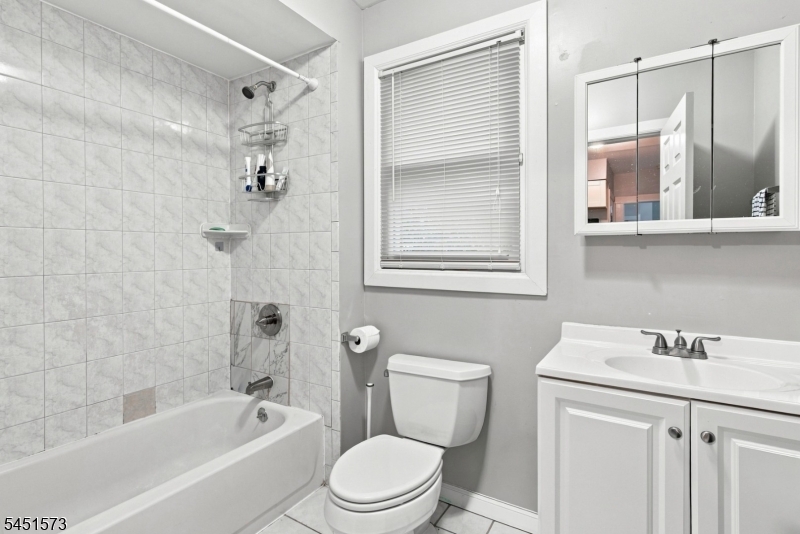 27 Philip Place Irvington NJ 07111
