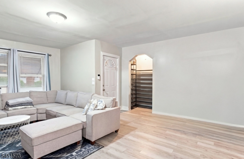 27 Philip Place Irvington NJ 07111