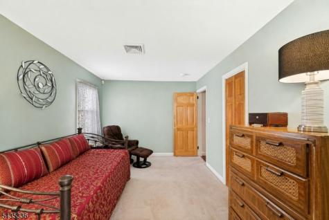 45 W Oldis Street Rochelle Park NJ 07662
