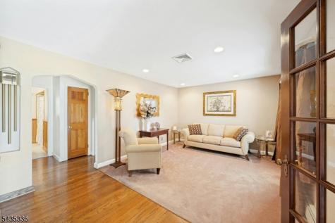 45 W Oldis Street Rochelle Park NJ 07662