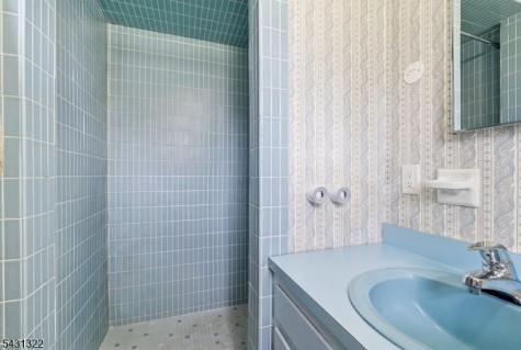 185 Thatchers Hill Road Raritan NJ 08822