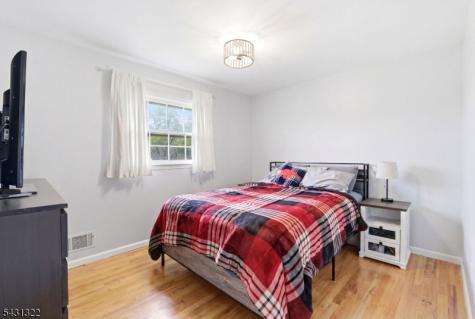 185 Thatchers Hill Road Raritan NJ 08822