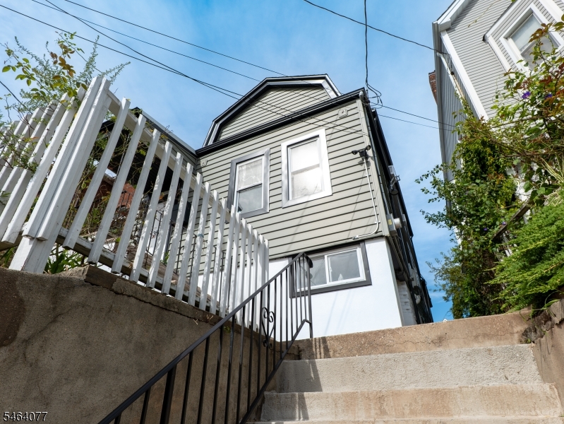 357 Ridgewood Avenue Newark NJ 07112