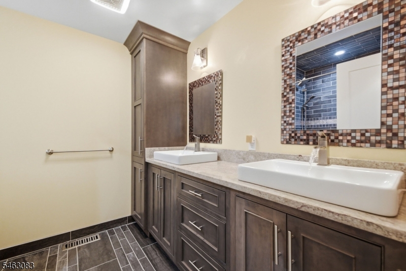 4 Spring Lane Washington NJ 07853