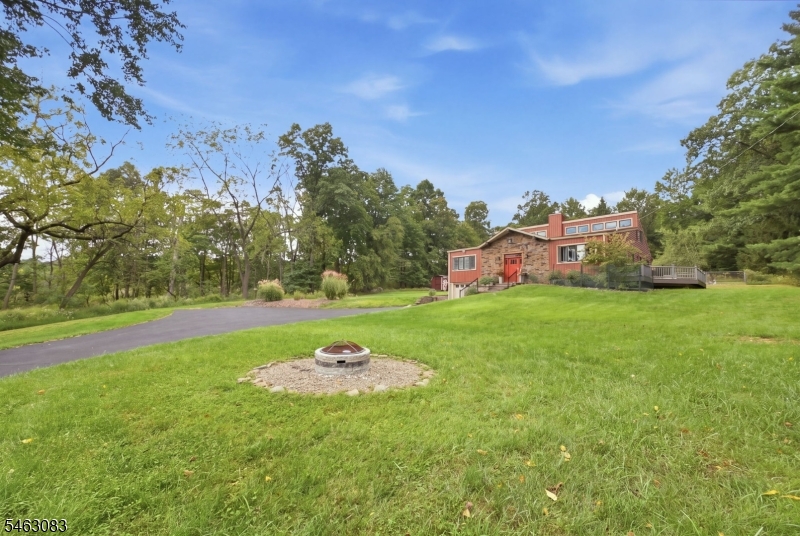 4 Spring Lane Washington NJ 07853