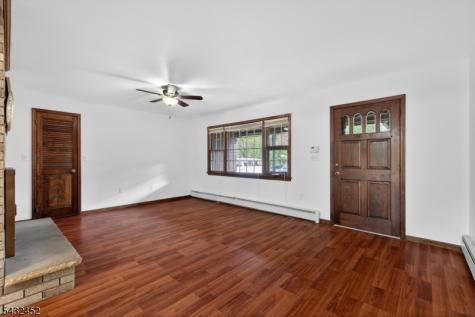 212 Oxford Road Edison NJ 08820