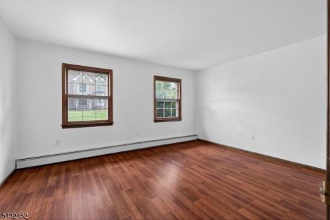 212 Oxford Road Edison NJ 08820