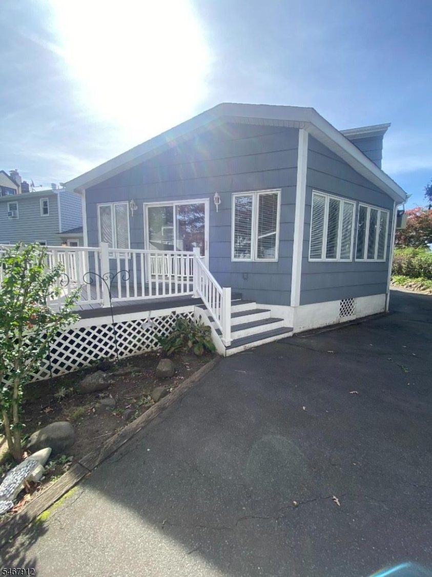 30 Burnett Place Nutley NJ 07110