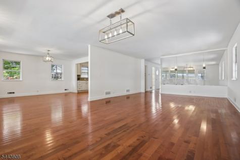 19 Lakeland Drive Hopatcong NJ 07843