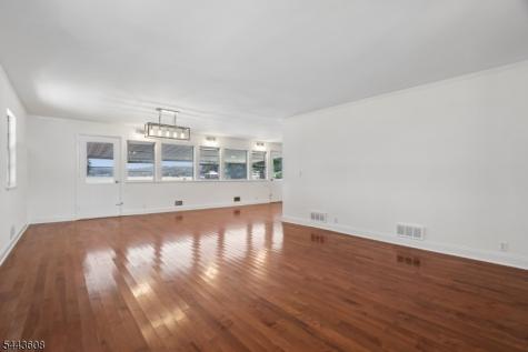 19 Lakeland Drive Hopatcong NJ 07843