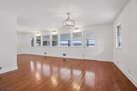 19 Lakeland Drive Hopatcong NJ 07843