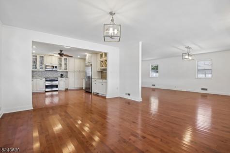 19 Lakeland Drive Hopatcong NJ 07843