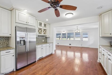 19 Lakeland Drive Hopatcong NJ 07843