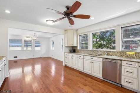 19 Lakeland Drive Hopatcong NJ 07843