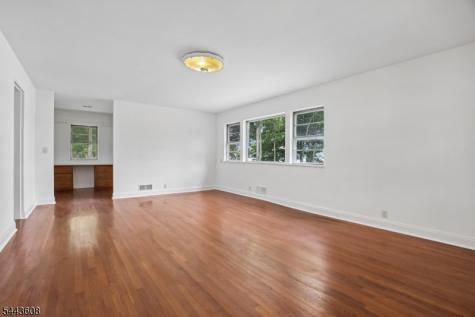 19 Lakeland Drive Hopatcong NJ 07843