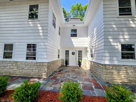 19 Lakeland Drive Hopatcong NJ 07843