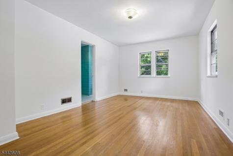 19 Lakeland Drive Hopatcong NJ 07843
