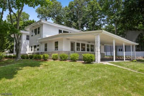 19 Lakeland Drive Hopatcong NJ 07843