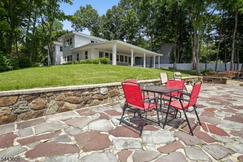 19 Lakeland Drive Hopatcong NJ 07843