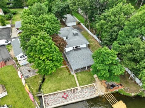 19 Lakeland Drive Hopatcong NJ 07843
