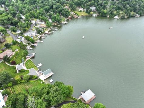 19 Lakeland Drive Hopatcong NJ 07843