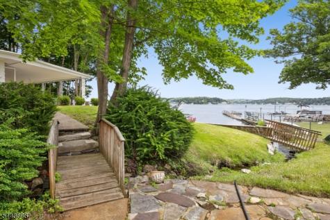 19 Lakeland Drive Hopatcong NJ 07843