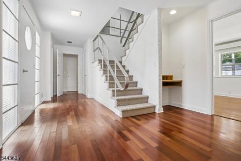 19 Lakeland Drive Hopatcong NJ 07843