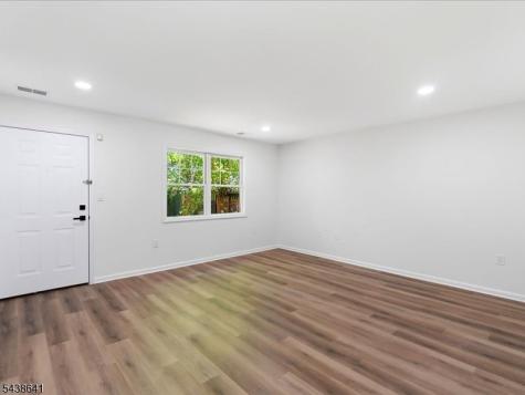 736 S 19th Newark NJ 07103