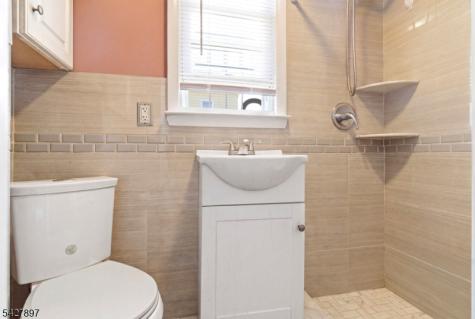 805 4TH Avenue Elizabeth NJ 07202