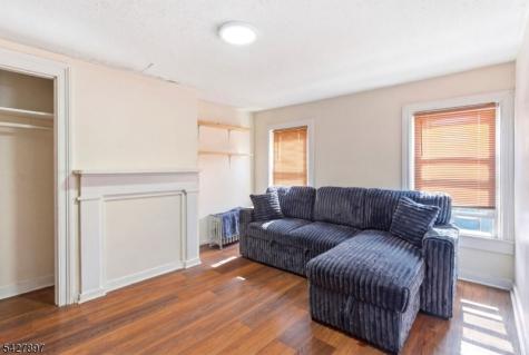 805 4TH Avenue Elizabeth NJ 07202