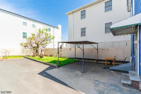 805 4TH Avenue Elizabeth NJ 07202