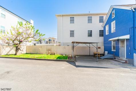 805 4TH Avenue Elizabeth NJ 07202