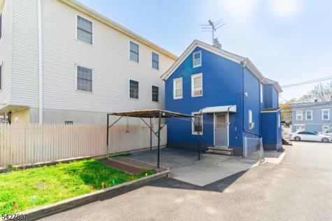 805 4TH Avenue Elizabeth NJ 07202