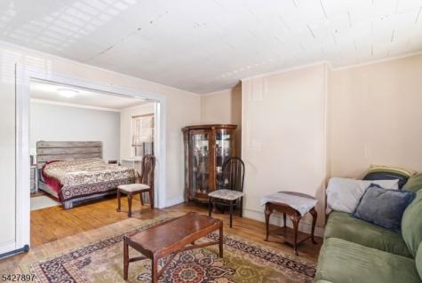 805 4TH Avenue Elizabeth NJ 07202