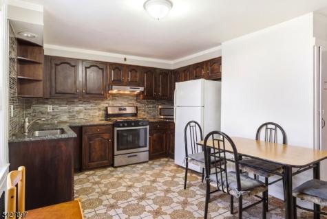 805 4TH Avenue Elizabeth NJ 07202
