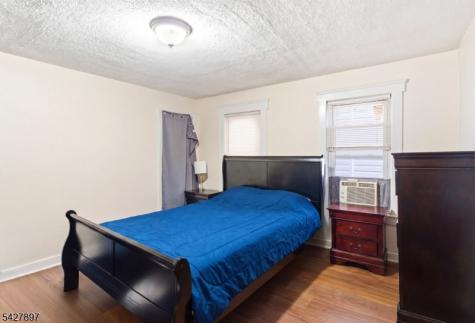 805 4TH Avenue Elizabeth NJ 07202