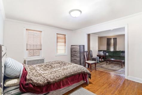 805 4TH Avenue Elizabeth NJ 07202