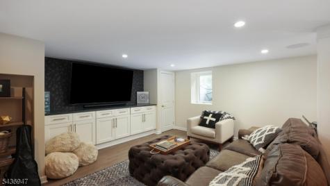 1916 Parkwood Drive Scotch Plains NJ 07076
