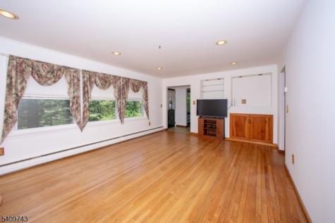 18 Little Road Lafayette NJ 07848