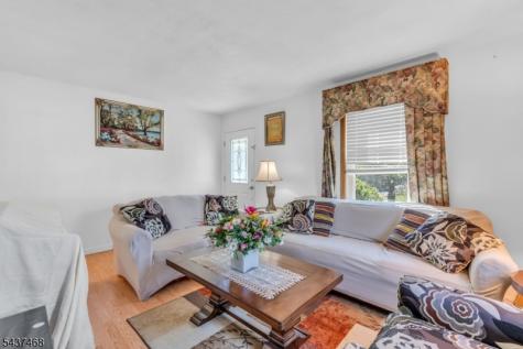 7 Washington Avenue Elmwood Park NJ 07407