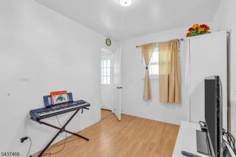 7 Washington Avenue Elmwood Park NJ 07407