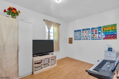 7 Washington Avenue Elmwood Park NJ 07407