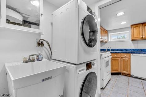 7 Washington Avenue Elmwood Park NJ 07407
