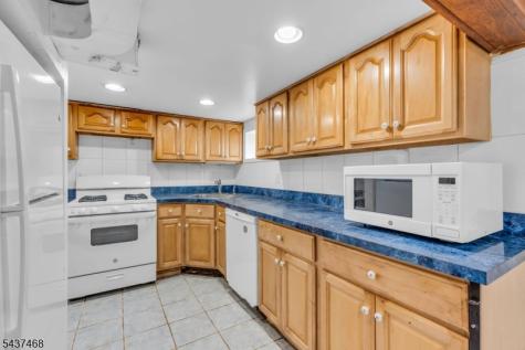 7 Washington Avenue Elmwood Park NJ 07407