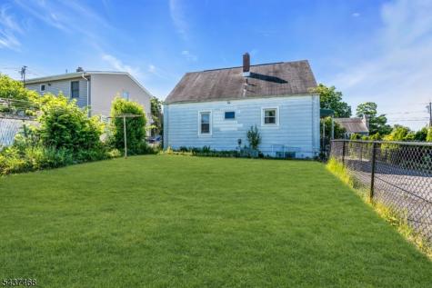 7 Washington Avenue Elmwood Park NJ 07407