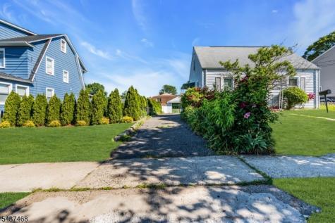 7 Washington Avenue Elmwood Park NJ 07407