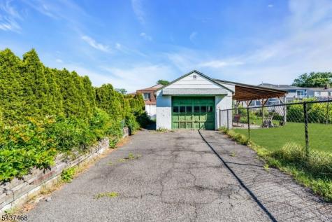 7 Washington Avenue Elmwood Park NJ 07407