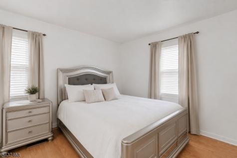 7 Washington Avenue Elmwood Park NJ 07407