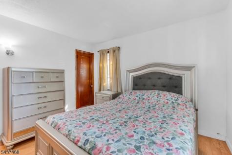 7 Washington Avenue Elmwood Park NJ 07407
